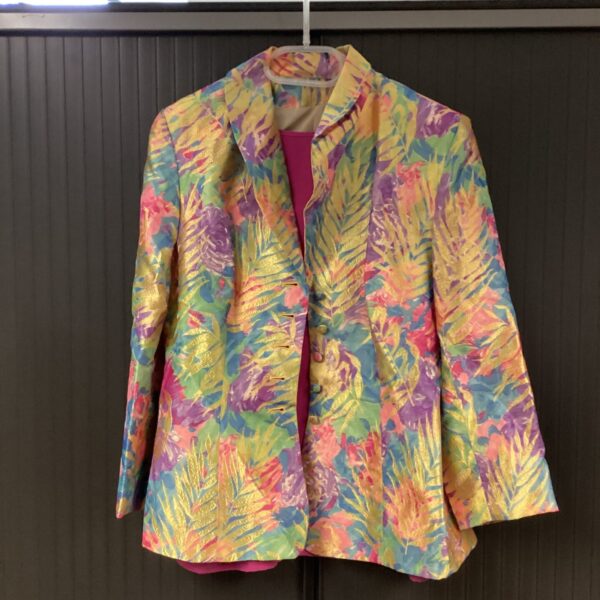 Vibrant Tergalor floral jacket in size small, front view.