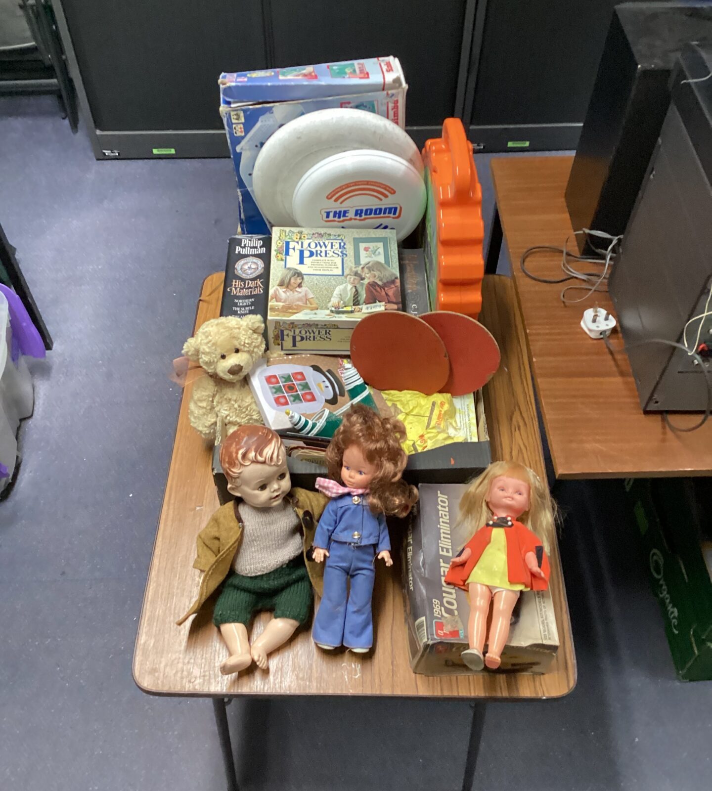 Tray of mixed chrildrens toys