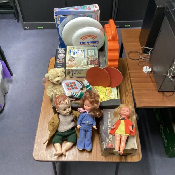 Tray of mixed chrildrens toys