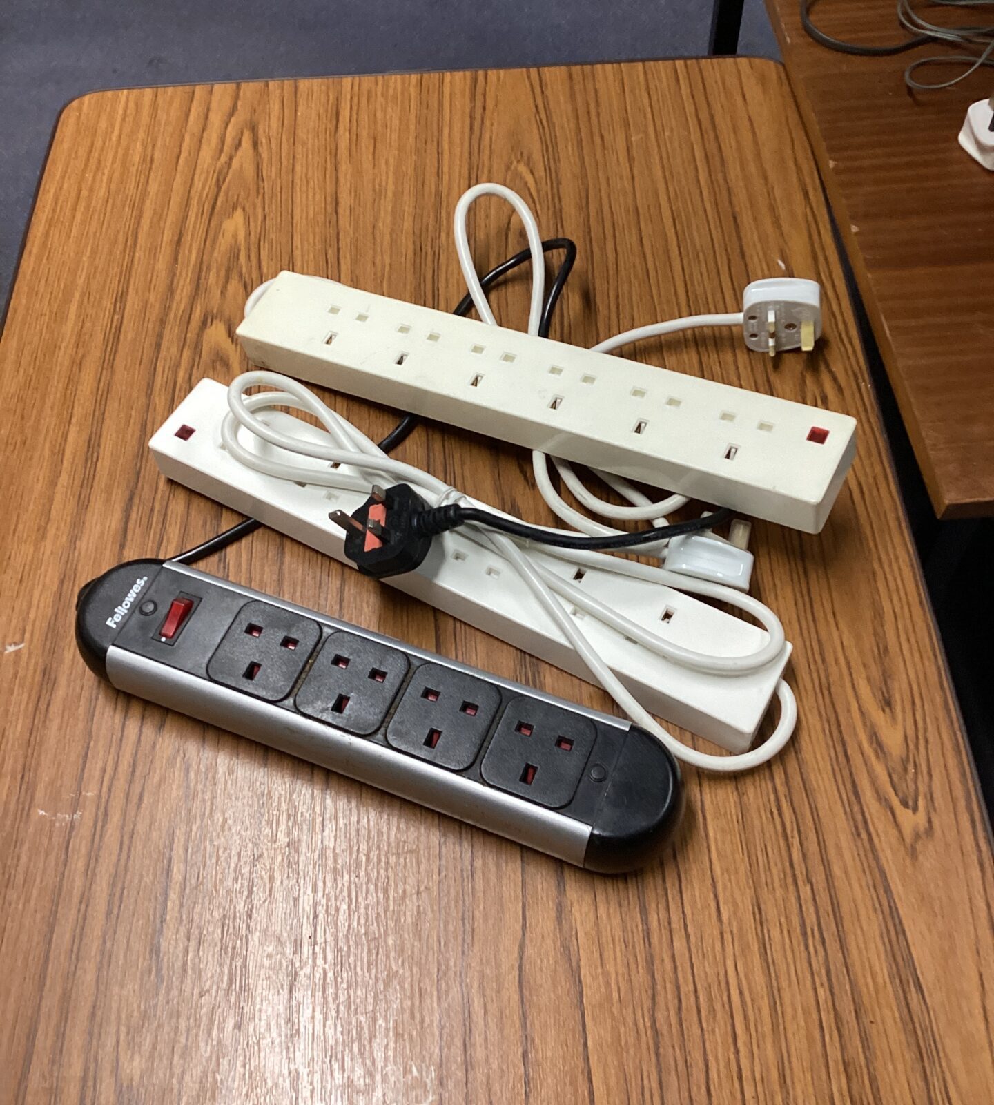 Three extension plug sockets inc fellowes