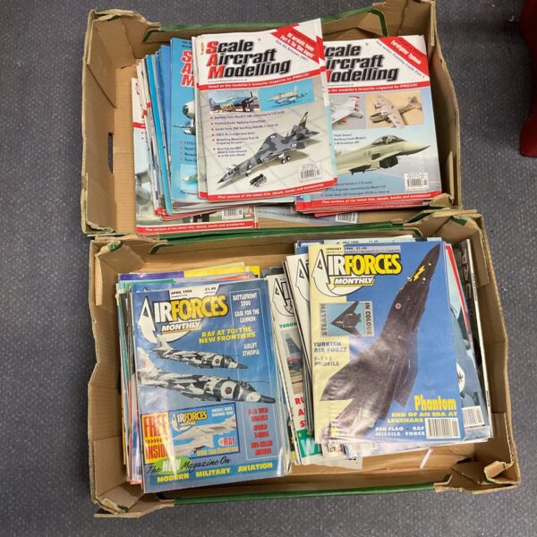 Lot of vintage scale aircraft modelling and Airforces Monthly magazines.