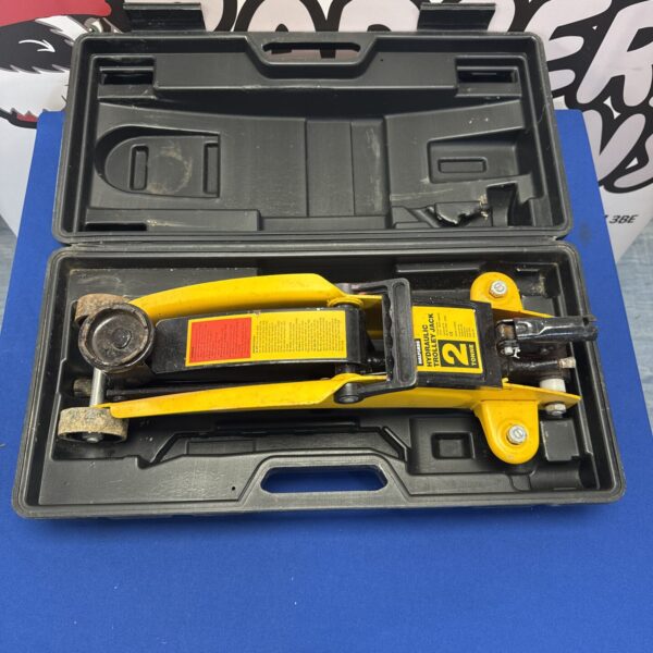 Halfords 2 tonne trolley jack