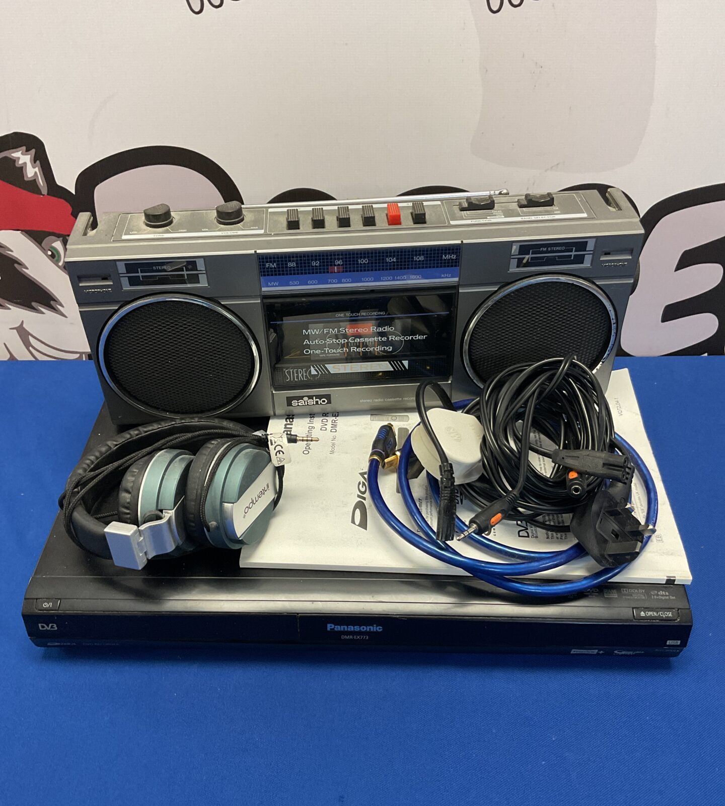 Retro saisho cassette radio with Panasonic dmr-ex773 dvd player
