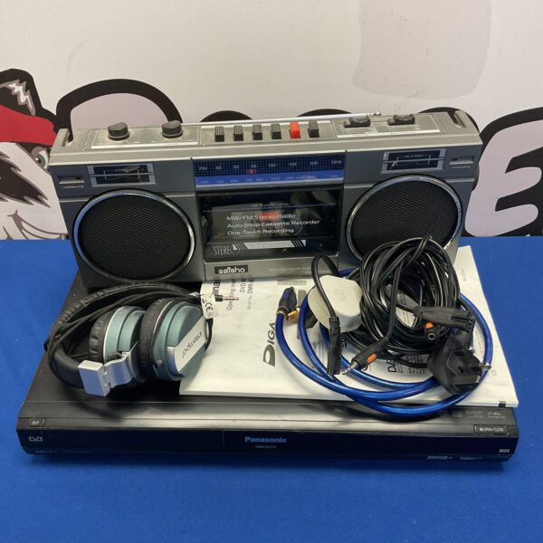 Retro saisho cassette radio with Panasonic dmr-ex773 dvd player