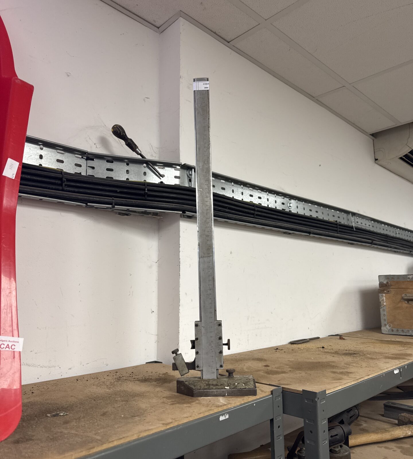 Engineers vernier height gauge