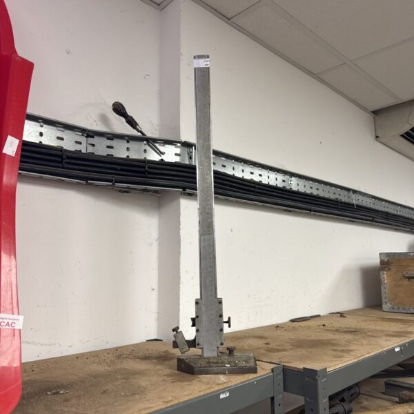 Engineers vernier height gauge