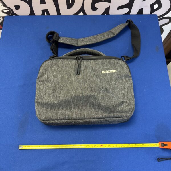 Incase hard shell small laptop/tablet case