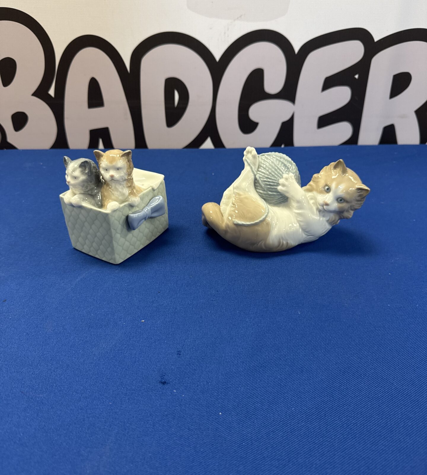 Two nao cat ornaments - good condition