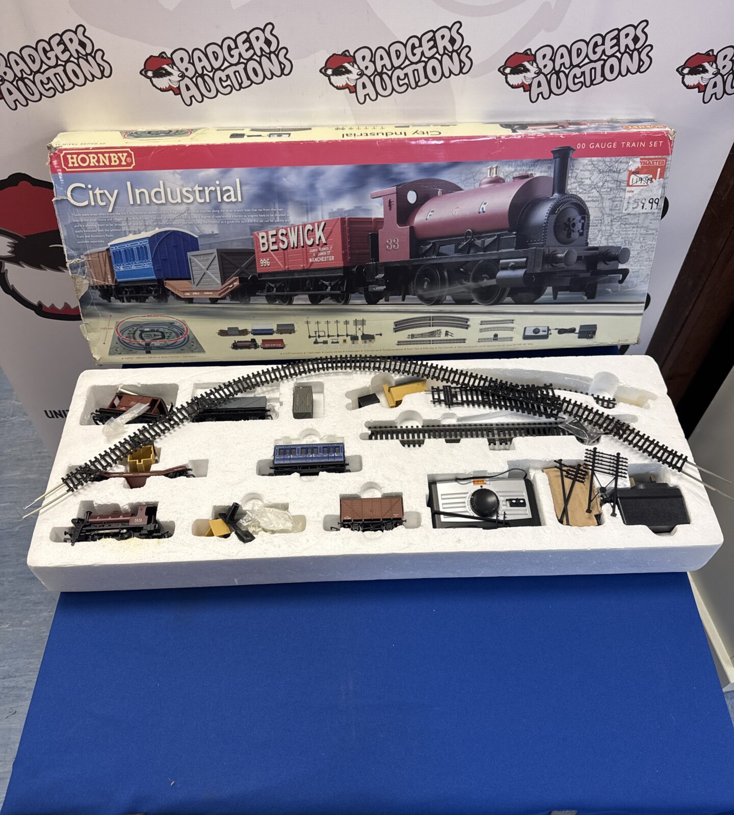 Hornby city industrial 00 gauge train set