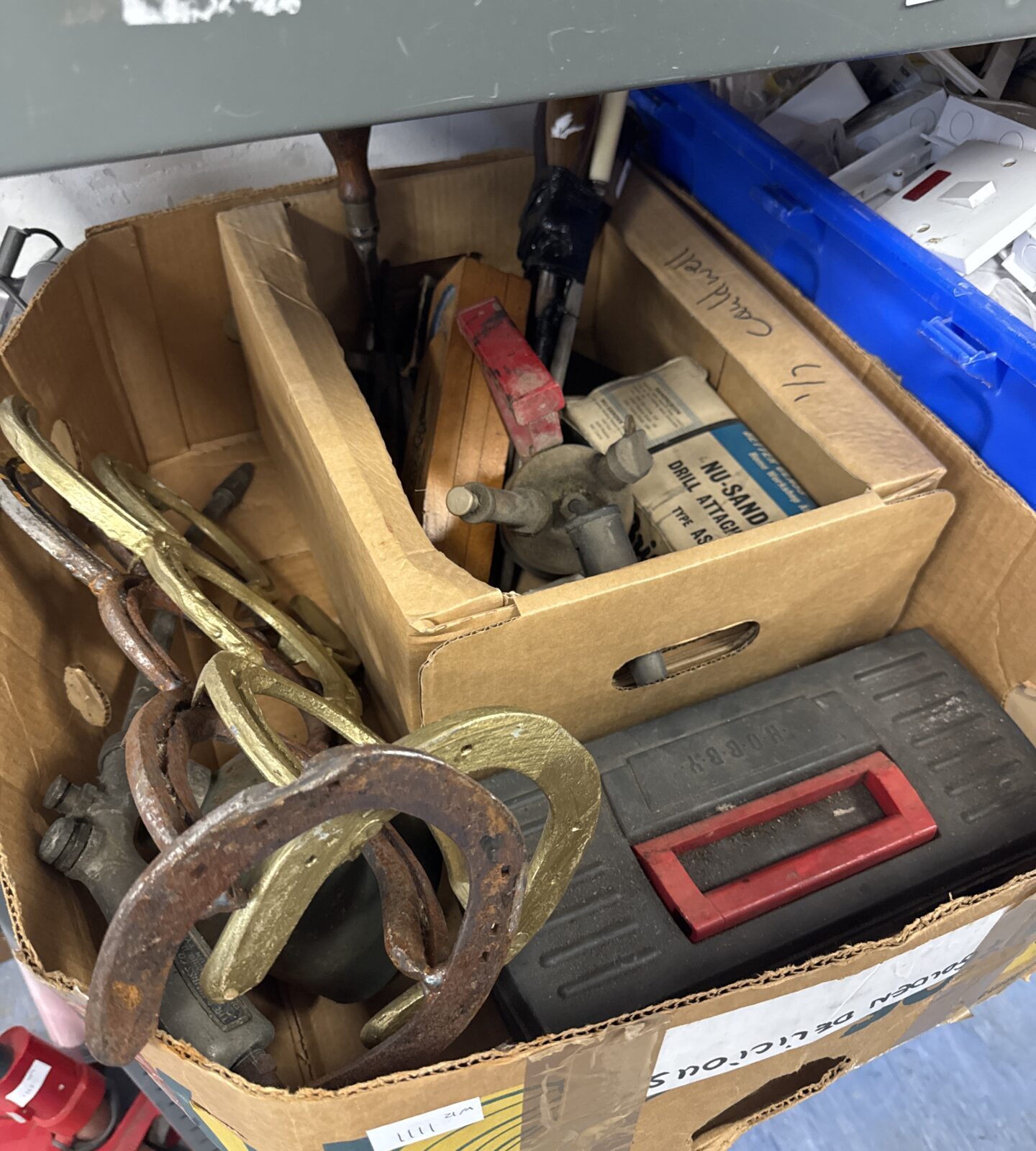Selection of shed clearance items inc vintage tools & others