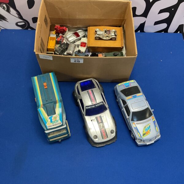 Mixed lot of vintage diecast model cars, including Corgi and Lesney.
