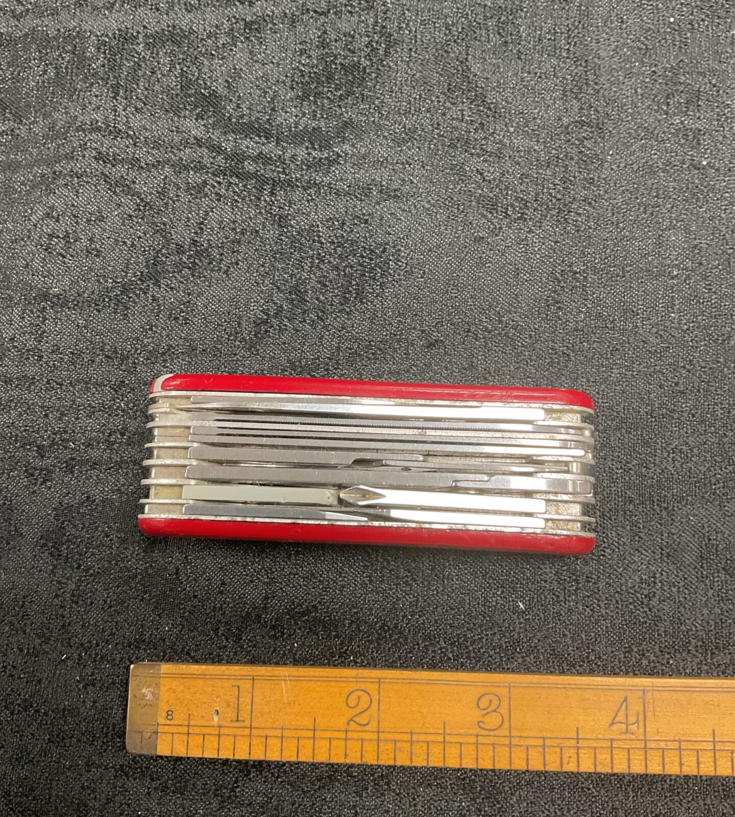 Victorinox Swisscarmy Knife With Multiple Functions - Image 2