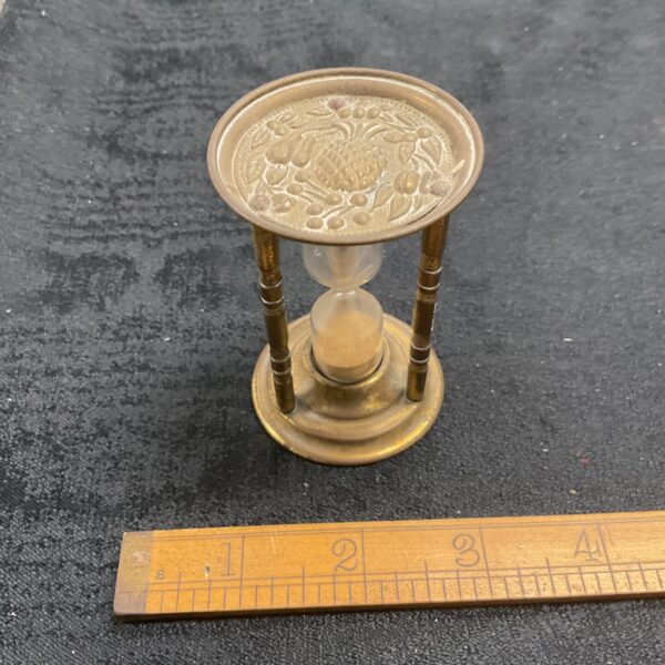 Vintage 1930s brass sand hour glass with pineapple Decoration