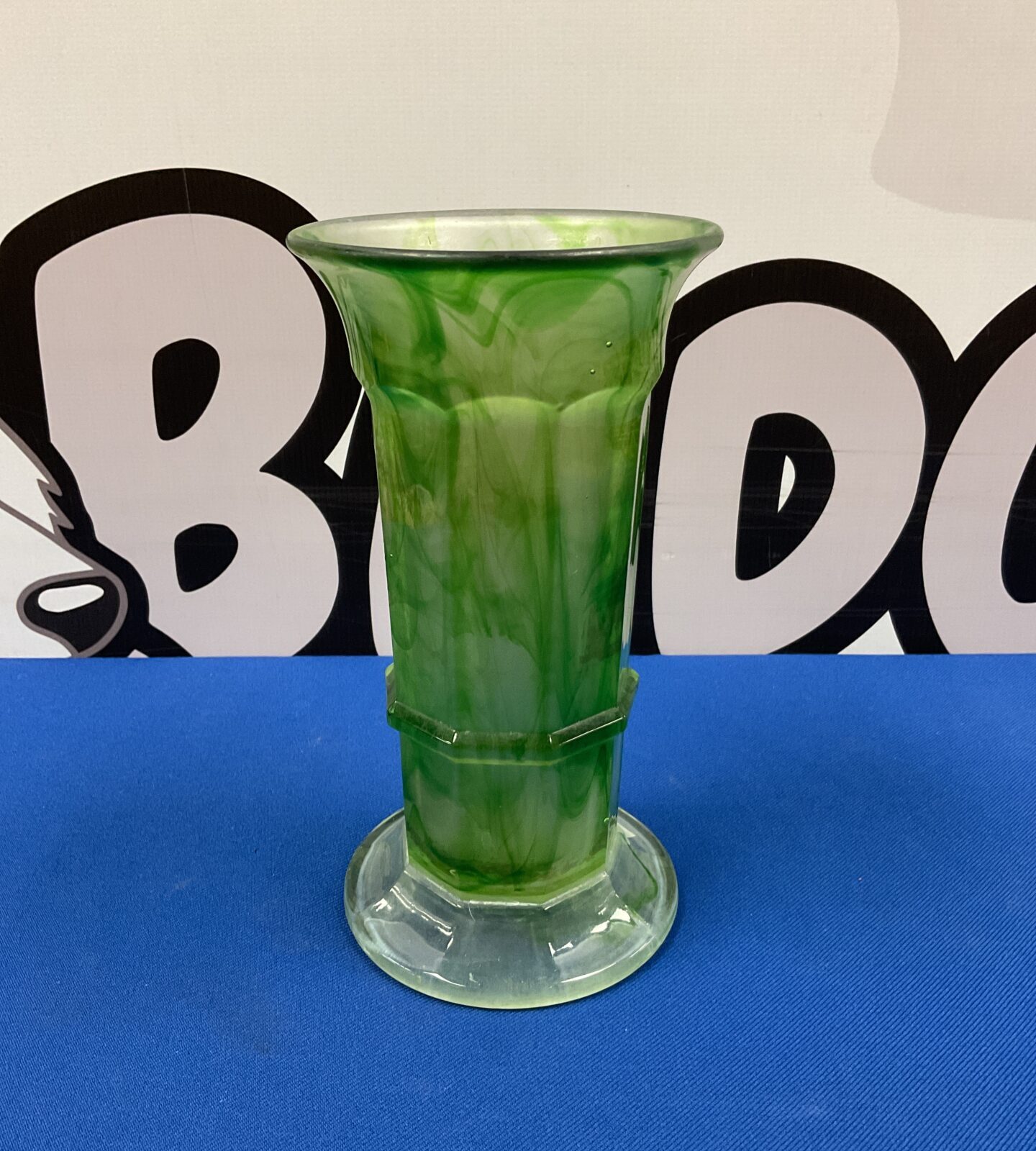 antique green cloud glass vase
