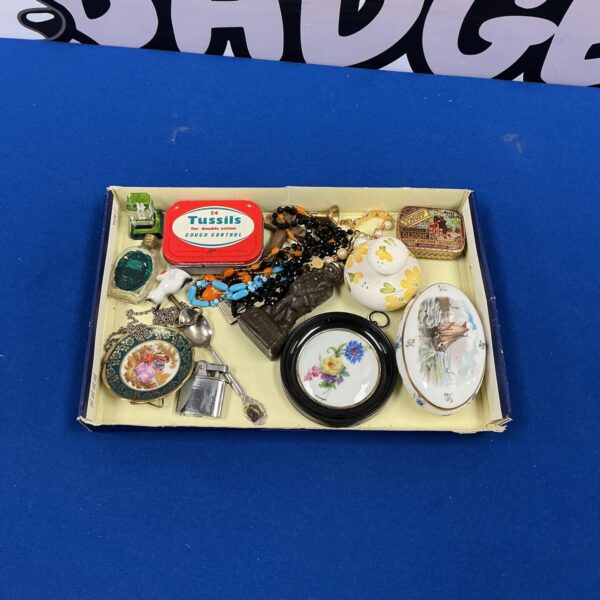 Tray of curious inc lighter