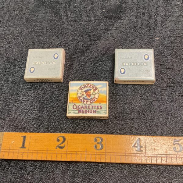 Vintage Player's Bachelor miniature cigarette packet with ruler.