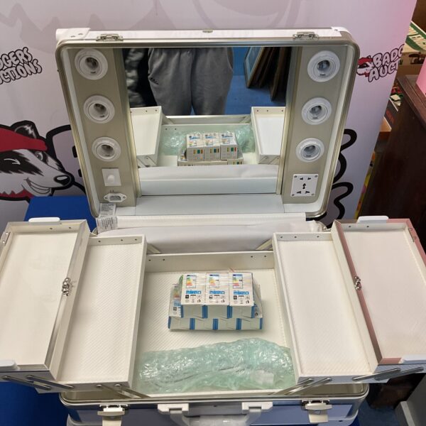 Portable make-up studio set