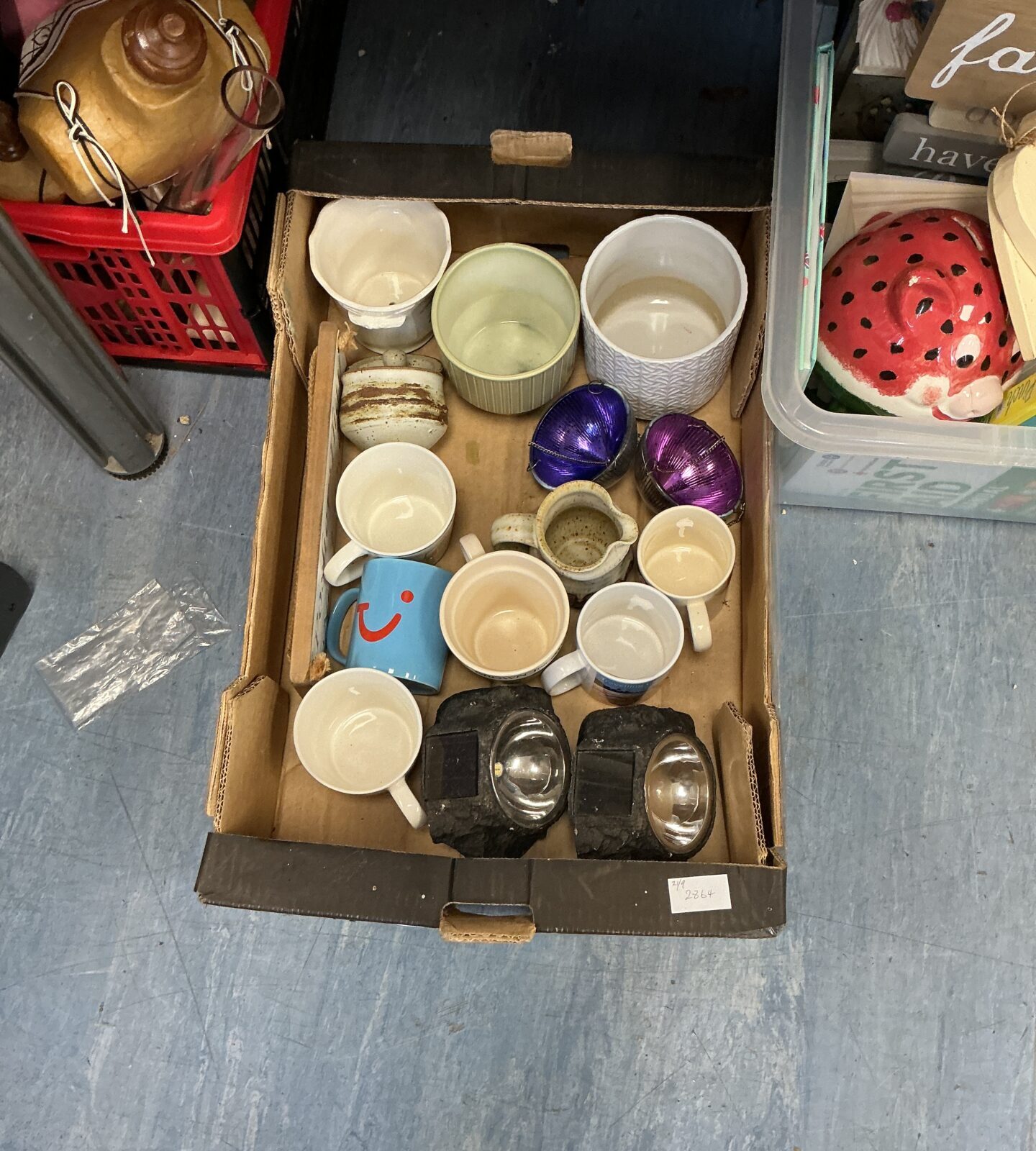 Tray of mixed items inc flower pots