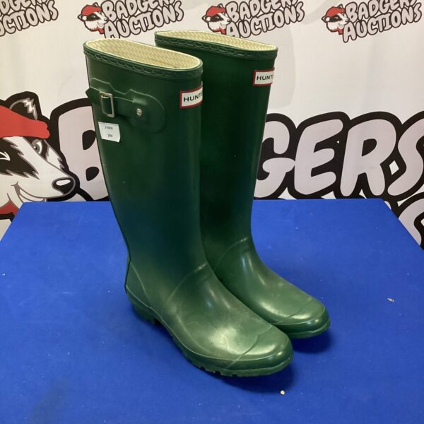 Pair of size 7 hunters wellington boots