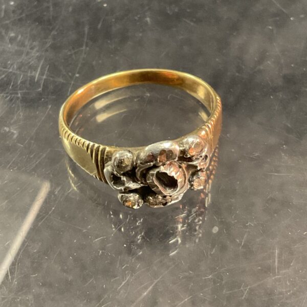 Tested 18ct Gold And platinum set diamond Ring Some missing Size V 6.7g