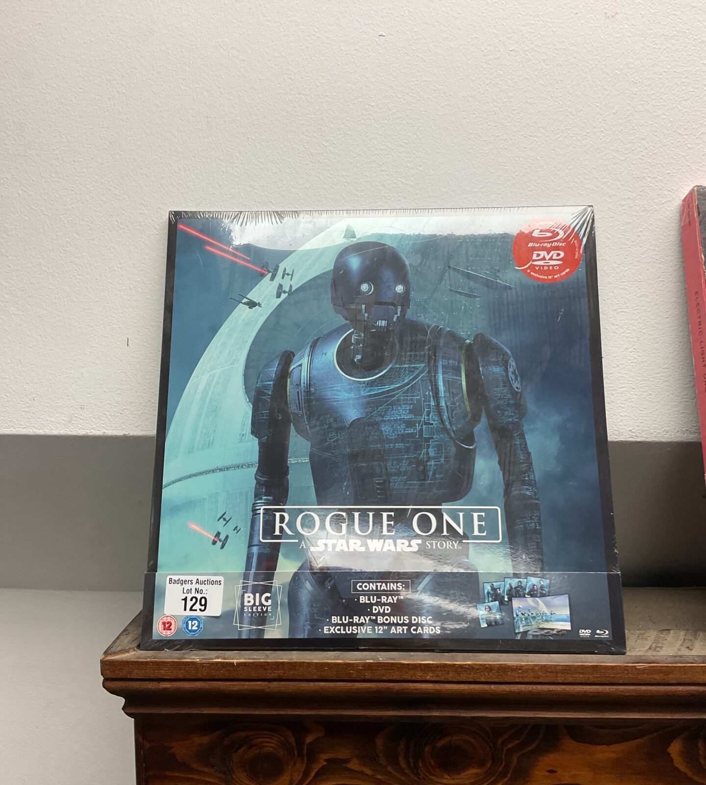 Star Wars Rogue One big sleeve edition - blu ray, dvd, bonus disc, and exclusive art cards