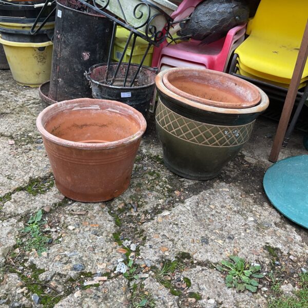 Three garden pot inc two terracotta