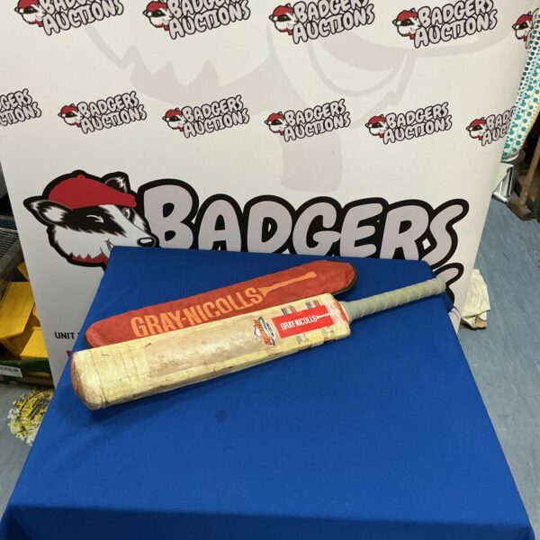 Gray Nichols Cricket Bat with cover