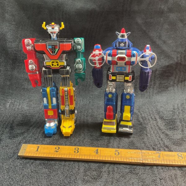 Vintage Bandai Voltron lion force die cast figure and Soul of Chogokin GX-88 Armoured Fleet Dairugger Xv Diecast figures