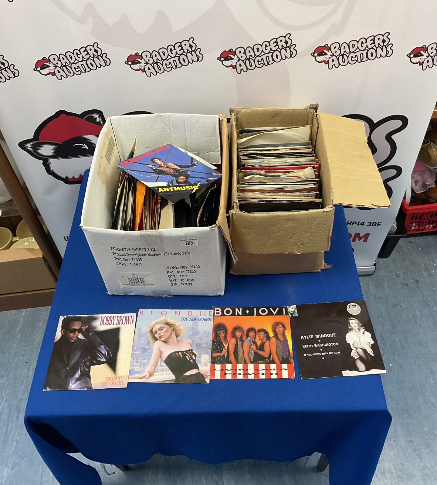 Collection of 7” vinyl records incl. bon jovi, blondie, kylie minogue