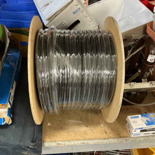 Roll of 50m armoured electrical cable for construction projects.