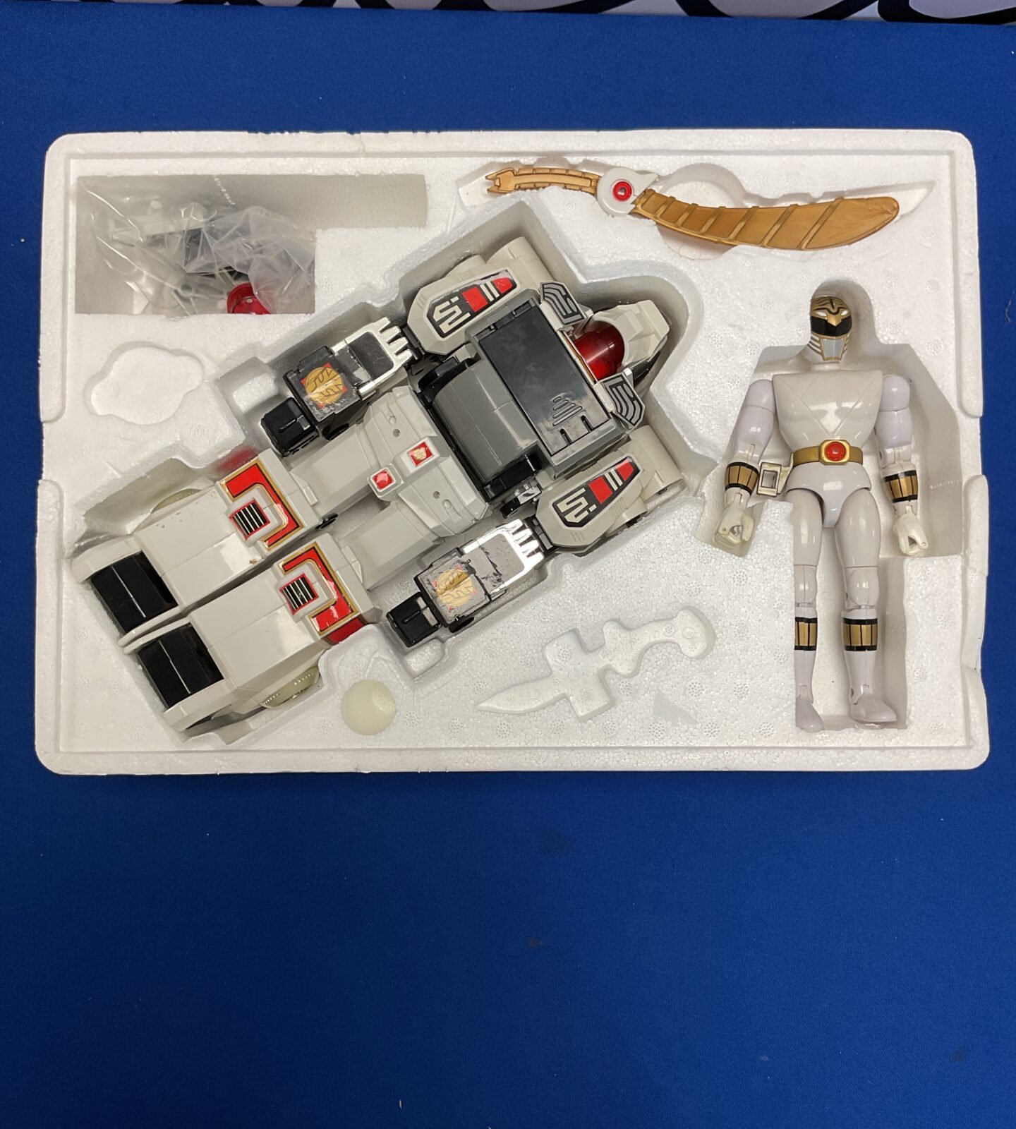 Retro 1993 Saban Bandai Power Rangers White Tigerzord And White Ranger Playset With Insert And Manual - Image 2