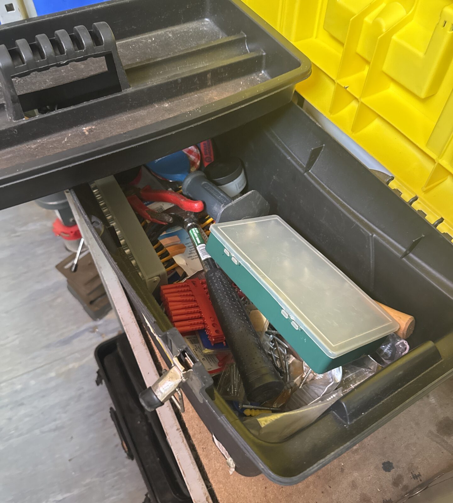 Stanley toolbox with contents - Image 2