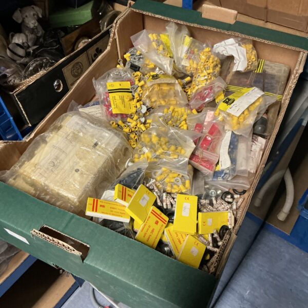 Tray of electrical connectors