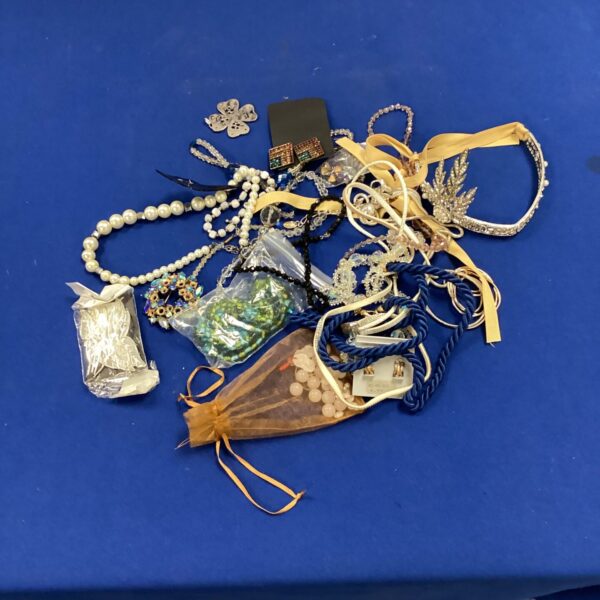 Bag mixed costume jewellery