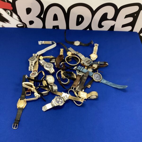 Large quantity of ladies and mens watches