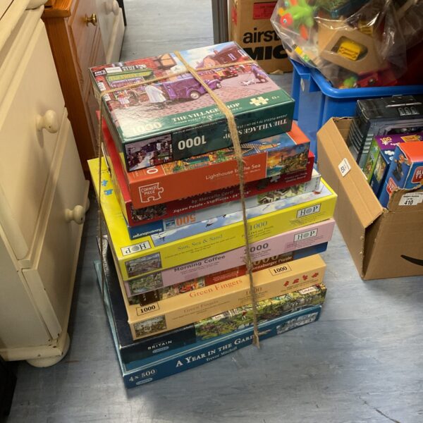 Lot of 10 jigsaw puzzles including gibsons & ravensburger