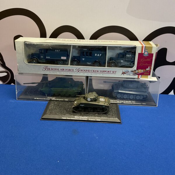 Selection of military diecast models inc lledo