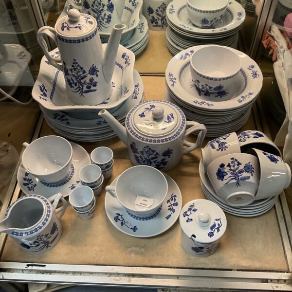 Vintage Spode Palace Garden dinner set with floral design.
