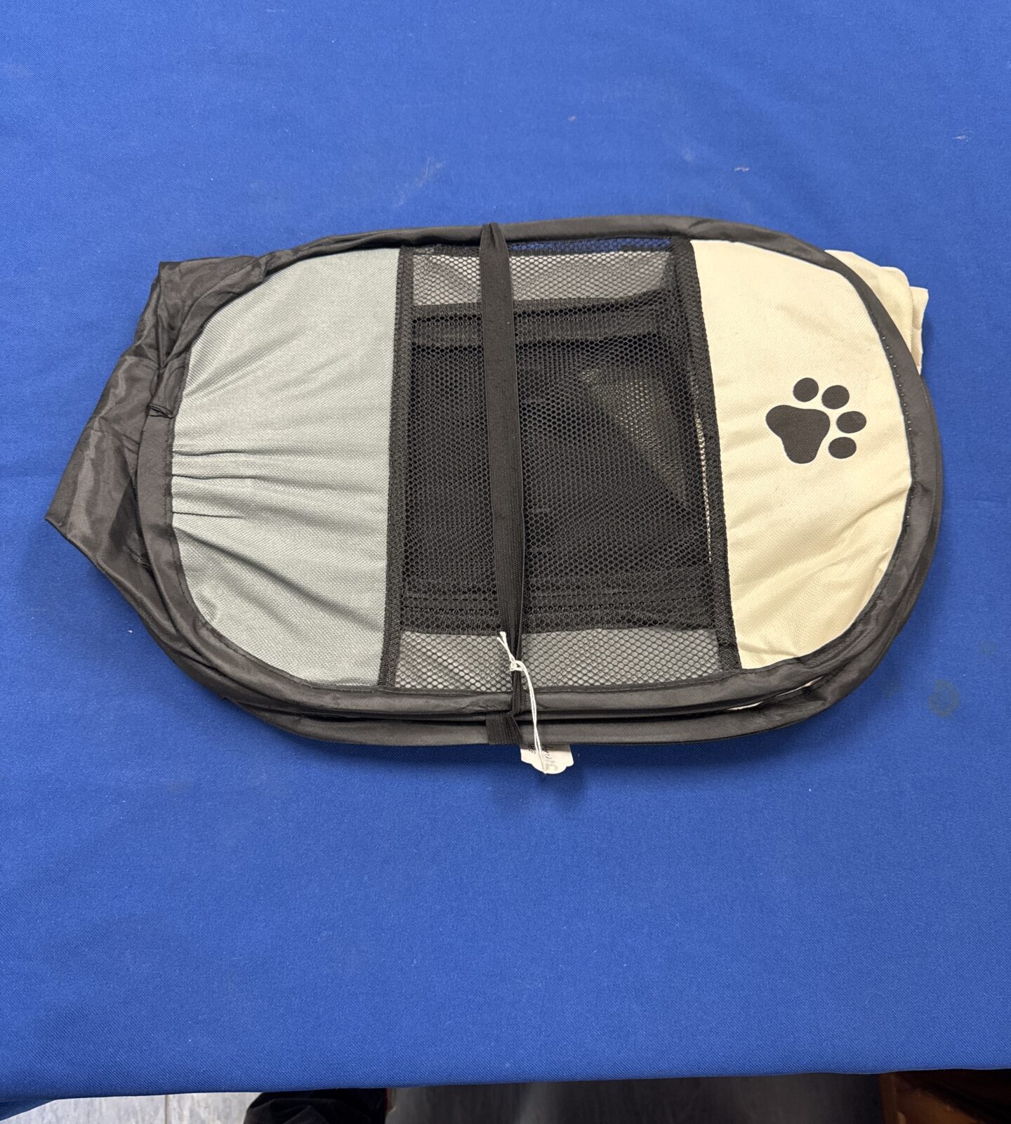 Folding cat playpen