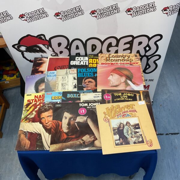 Bundle of vintage country music EPs including John Denver and Tom Jones.