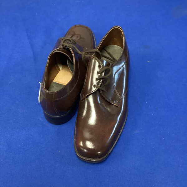 Pair of size 9 saxone brown leather shoes
