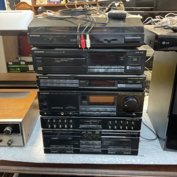 Vintage Pioneer HiFi system with multiple components.