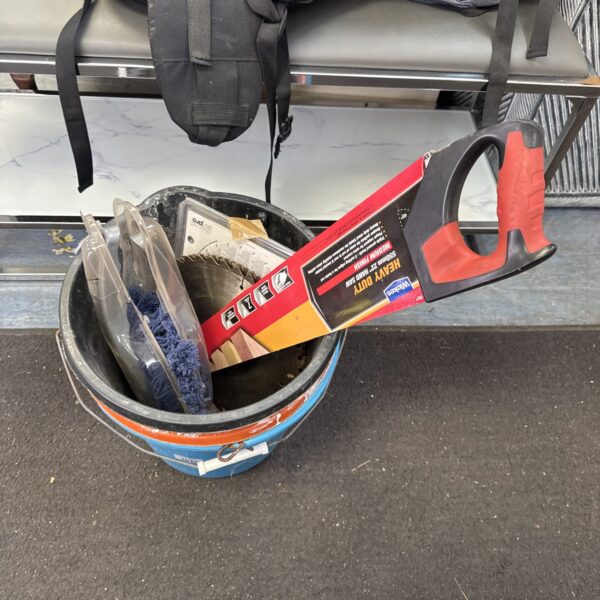 Wickes circular saw and tools lot in plastic buckets.