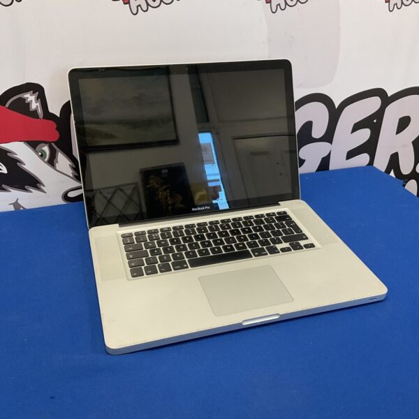 Vintage Apple MacBook Pro A1286 laptop for parts or repair.