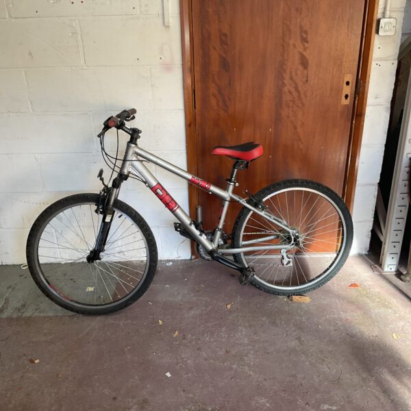 Vintage Diamondback mountain bike in used condition.