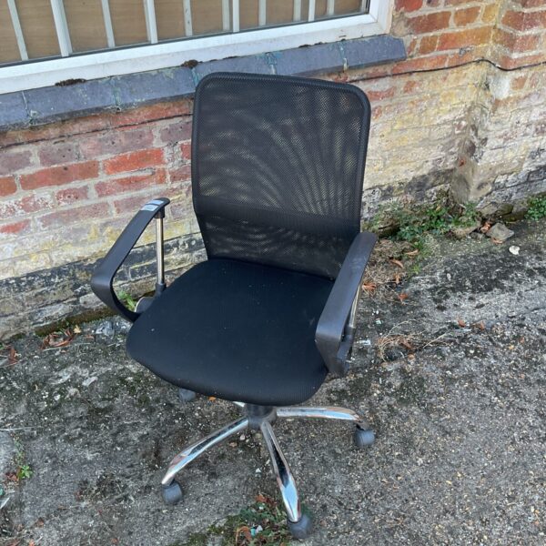 Black office swivel chair with height adjustment and five-star base.
