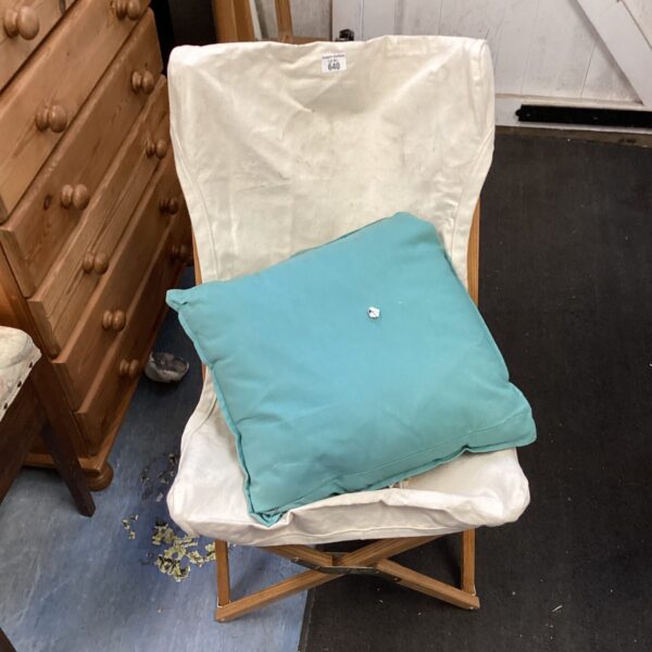 Wooden frame folding canvas chair