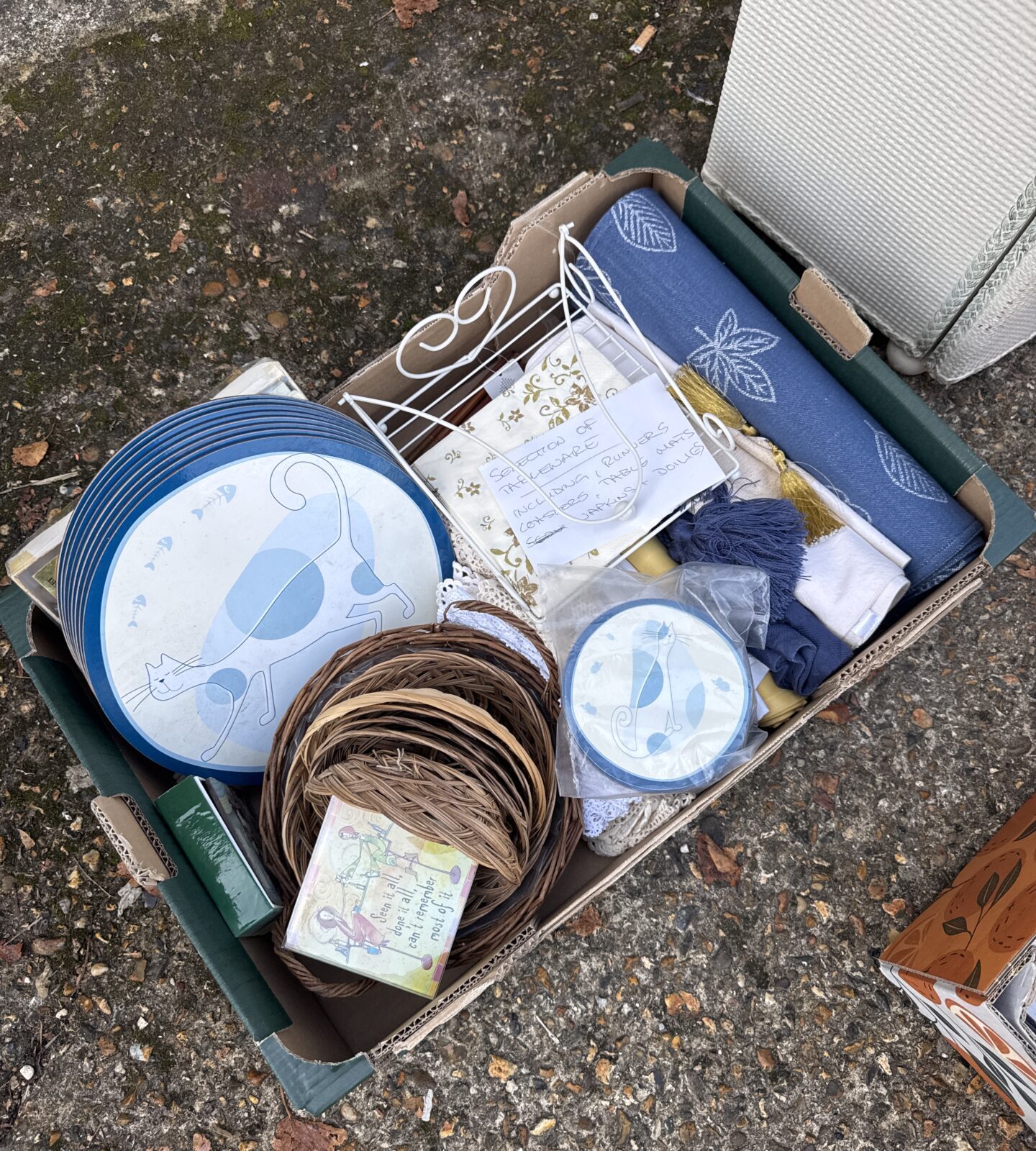 Tray of assorted tableware inc runners, coasters & others