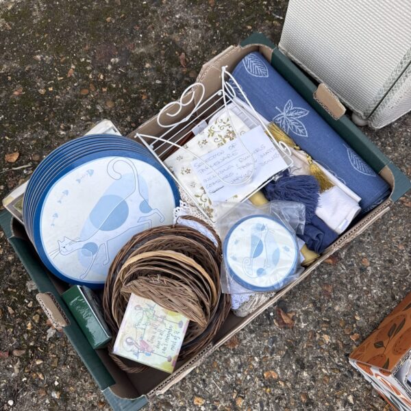 Tray of assorted tableware inc runners, coasters & others
