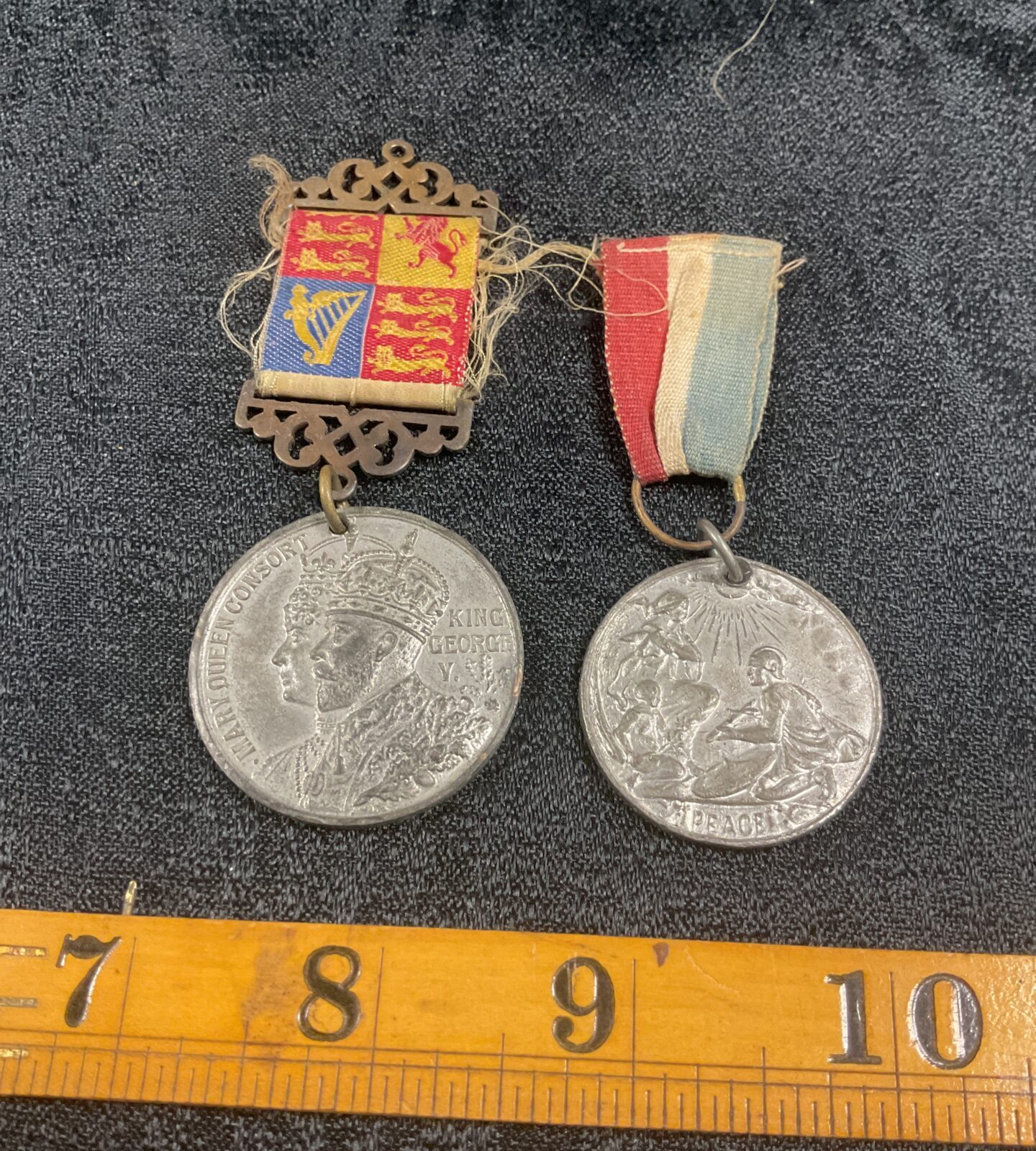1911 King George V and Queen Mary coronation medal and Peace Medal commemorating end of Ww1
